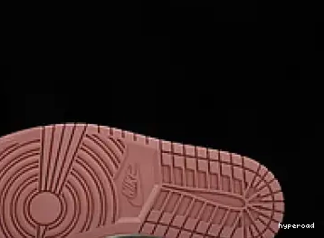 Hyperoad Mid Stardust” SE“Red Jordan Air 1 0425